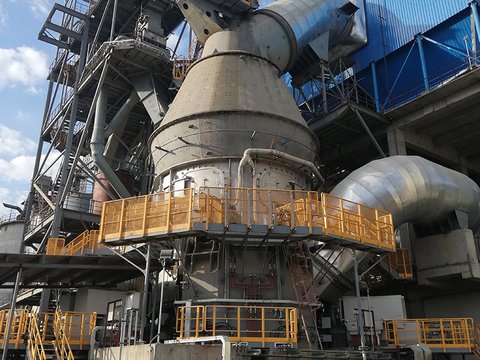 MVR 6300 C-6 Zementmühle mit MultiDrive®, Cherat Cement Co. Ltd., Cherat, Pakistan