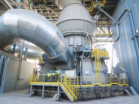 Gebr. Pfeiffer MVR 6700 C-6 Zementmühle mit MultiDrive®, Holcim Barroso, Brasilien