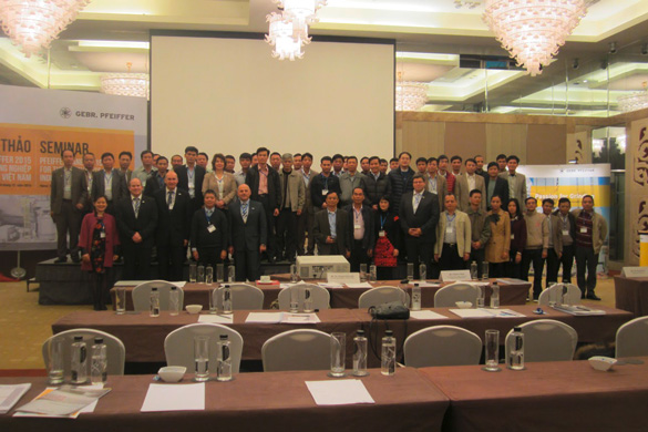 Pfeiffer Event – Panel in Hanoi 2015 Gruppenfoto